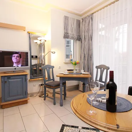 Residenz Waldkrone 111 *